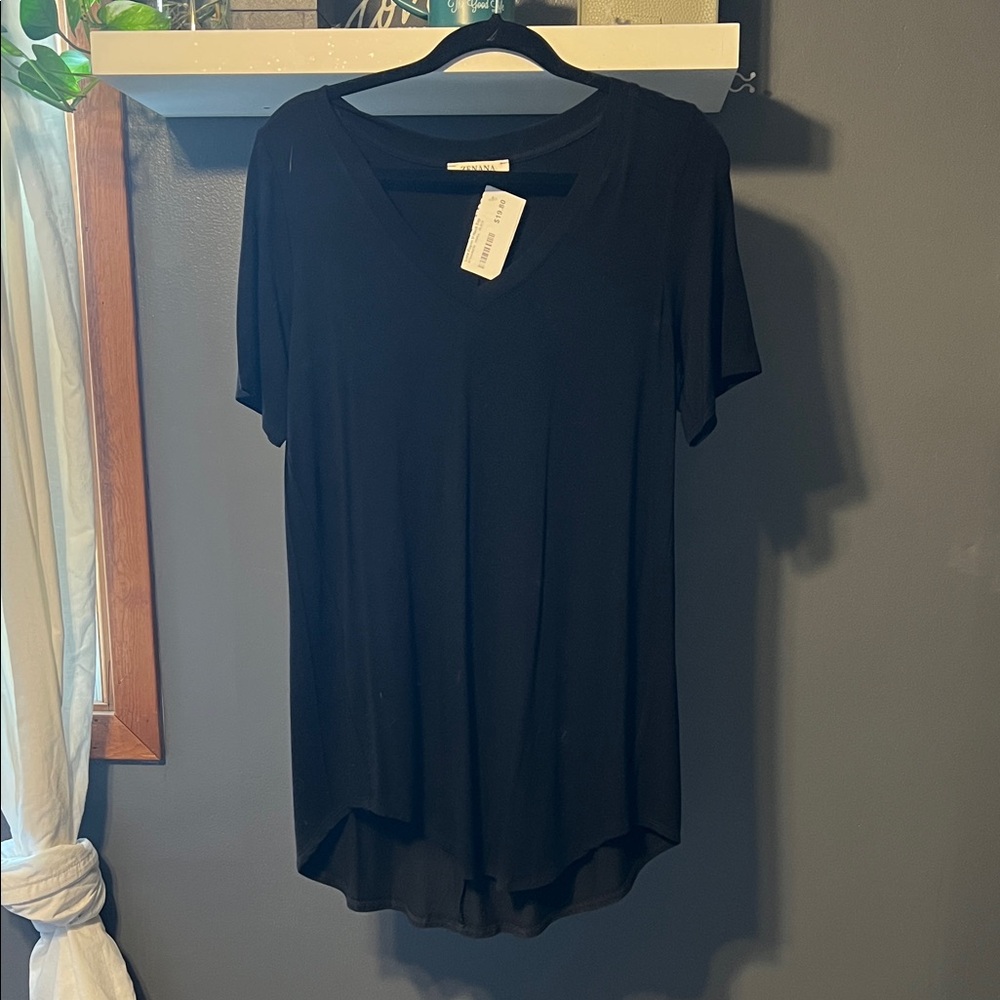 Zenana Outfitters Classic Black Short Sleeve Top